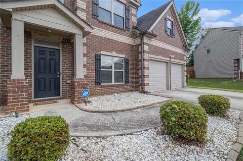 Exterior - 3225 Rex Ridge Dr, Rex, GA 30273 photo 5 of 9