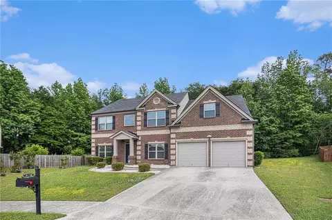 Exterior - 3225 Rex Ridge Dr, Rex, GA 30273 photo 2 of 9