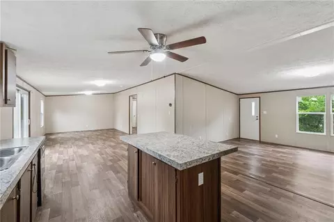 Living - 353 Scott Cir, Toccoa, GA 30577 photo 6 of 6