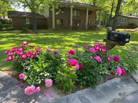 120 Treeside Dr, Rome, GA 30165