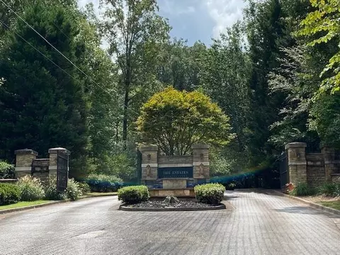 22 Allatoona Estates Dr SE, Acworth, GA 30102