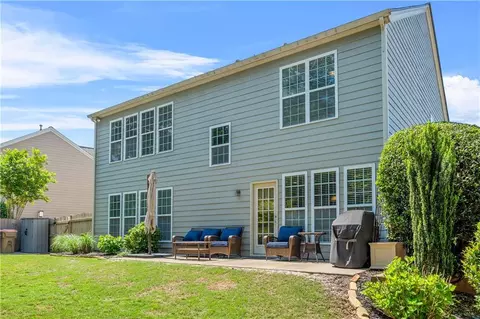 Exterior - 450 Hammersmith Dr, Suwanee, GA 30024 photo 9 of 9
