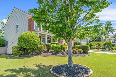 Exterior - 450 Hammersmith Dr, Suwanee, GA 30024 photo 2 of 9