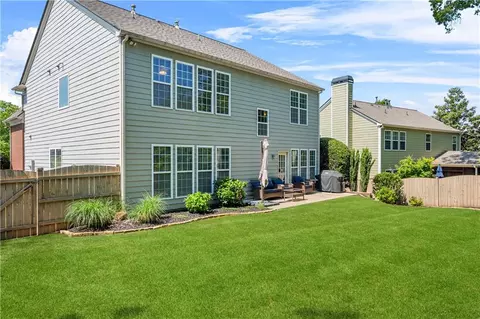 Exterior - 450 Hammersmith Dr, Suwanee, GA 30024 photo 5 of 9