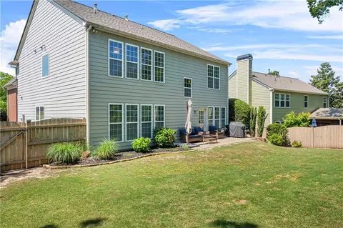 Exterior - 450 Hammersmith Dr, Suwanee, GA 30024 photo 5 of 9