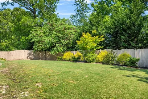 Exterior - 450 Hammersmith Dr, Suwanee, GA 30024 photo 8 of 9