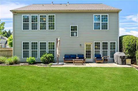 Exterior - 450 Hammersmith Dr, Suwanee, GA 30024 photo 6 of 9