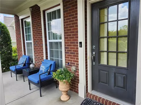Exterior - 450 Hammersmith Dr, Suwanee, GA 30024 photo 4 of 9