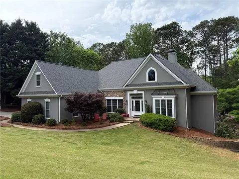 6608 Sweetwater Pt, Flowery Branch, GA 30542