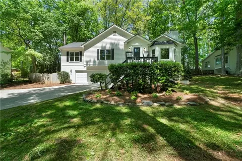 220 Crabapple Ln, Powder Springs, GA 30127