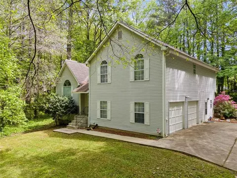 3420 Honeysuckle Ln, Lithia Springs, GA 30122