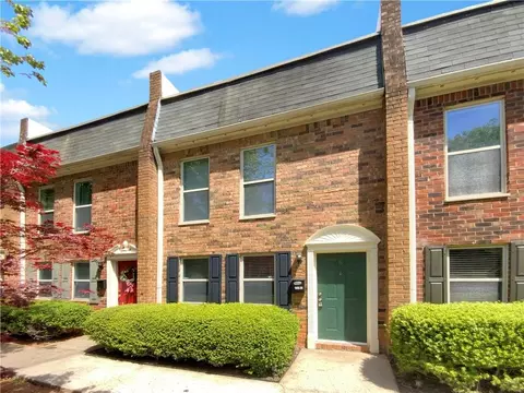 165 N River Dr #B, Atlanta, GA 30350
