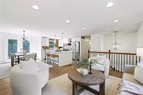 125 Roswell Farms Ln, Roswell, GA 30075