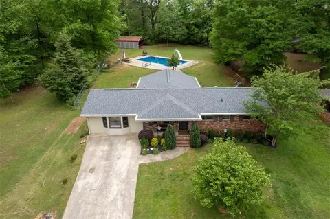 3833 Coral Ln, Douglasville, GA 30135
