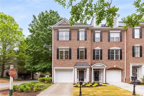 2301 Waters Edge Trl, Roswell, GA 30075