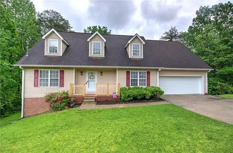 326 Viewmont Dr, Tunnel Hill, GA 30755