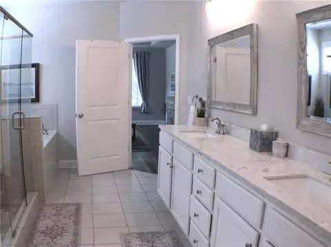 Bath - 3630 Deaton Trl, Buford, GA 30519 photo 6 of 8