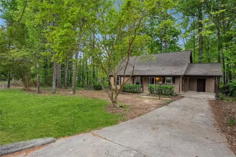 6693 Doublegate Ln, Rex, GA 30273