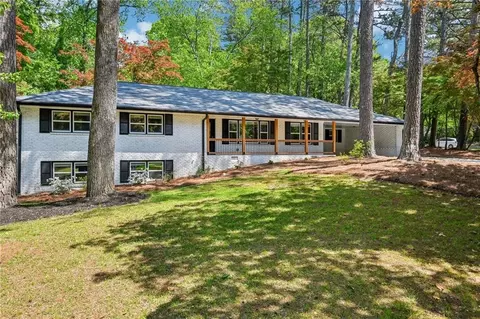 2301 Crestcliff Dr, Tucker, GA 30084
