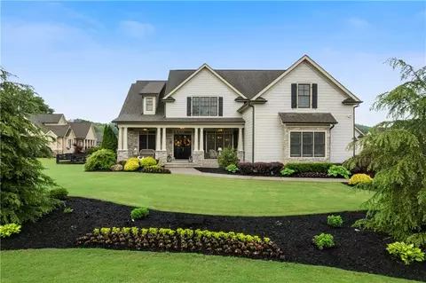 26 River Shoals Dr SE, Cartersville, GA 30120