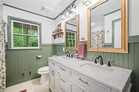 Bath - 751 Upper Burris Rd, Canton, GA 30114 photo 1 of 3