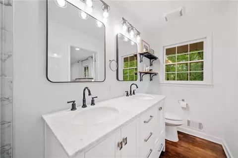 Bath - 751 Upper Burris Rd, Canton, GA 30114 photo 3 of 3
