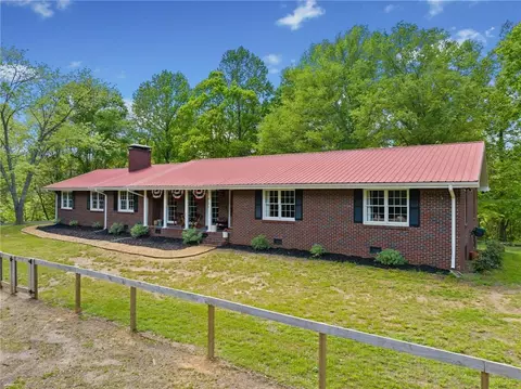 Exterior - 751 Upper Burris Rd, Canton, GA 30114 photo 3 of 20