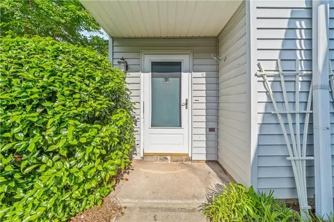 3 Fairway Dr NW, Kennesaw, GA 30144