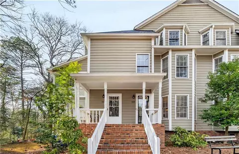 1409 Oakridge Cir, Decatur, GA 30033