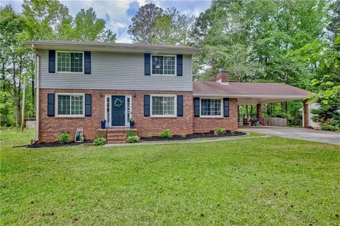 10 Eastwood Dr, Newnan, GA 30265