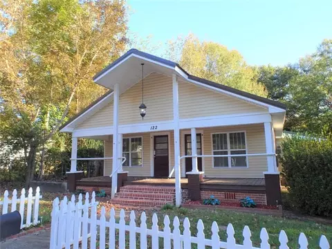 122 Mandeville Ave, Carrollton, GA 30117