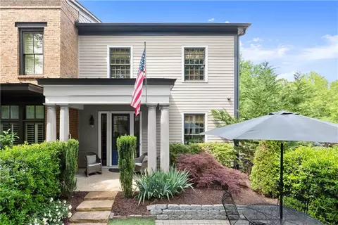 727 Hammond Dr, Woodstock, GA 30188