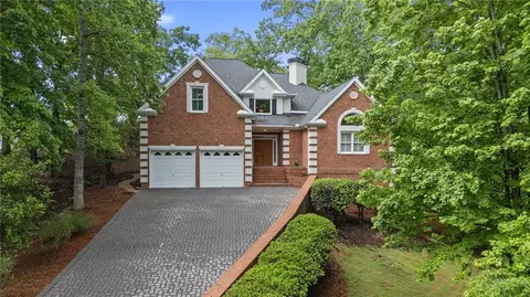 7830 Kings Point Dr, Cumming, GA 30041