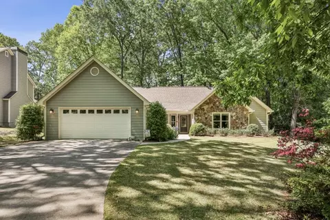1390 Barclay Dr, Lawrenceville, GA 30043