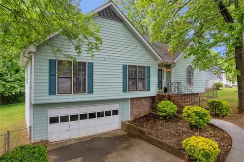 865 Turner Dr, Lawrenceville, GA 30046
