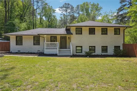 2710 Hayden Dr, East Point, GA 30344