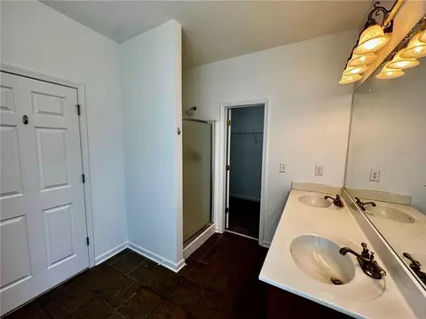 Bath - 20 Chapman Way, Covington, GA 30016 photo 2 of 4