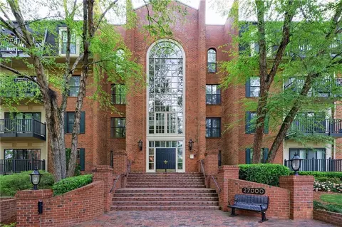 27306 Plantation Dr NE, Atlanta, GA 30324