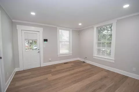 Living - 1402 Elm St, Lagrange, GA 30240 photo 4 of 9