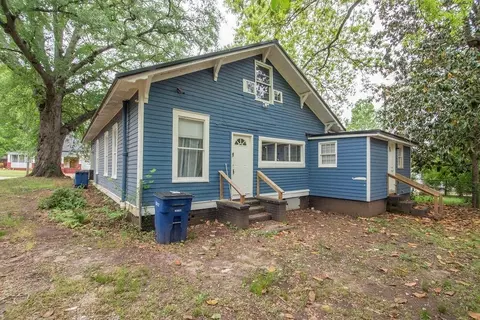 Exterior - 1402 Elm St, Lagrange, GA 30240 photo 4 of 6