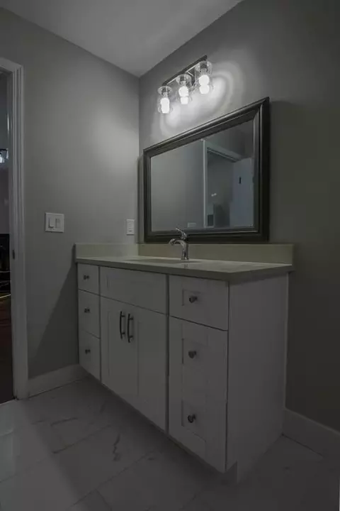 Bath - 1020 Riverbend, Commerce, GA 30530 photo 6 of 6