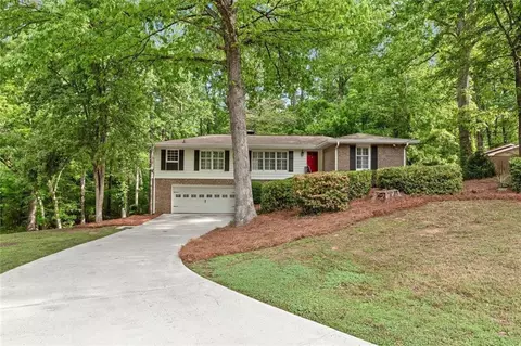 2488 Fontainebleau Dr, Dunwoody, GA 30360