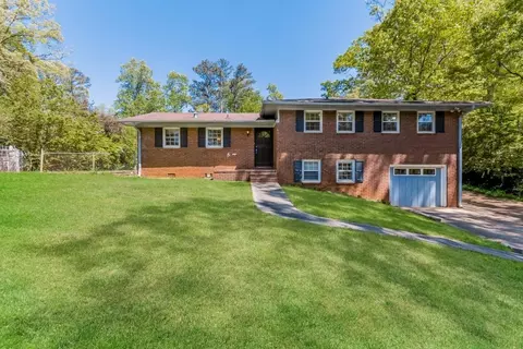 5702 Forest Dr, Acworth, GA 30102
