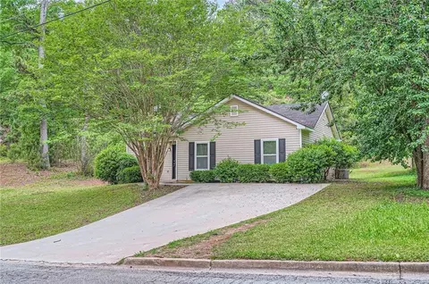 7112 Greenway Cv SW, Covington, GA 30014