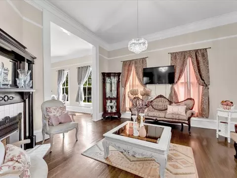 Living - 207 E Thompson St, Thomaston, GA 30286 photo 3 of 3