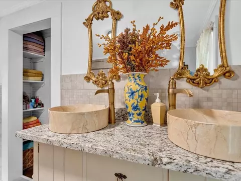 Bath - 207 E Thompson St, Thomaston, GA 30286 photo 6 of 7