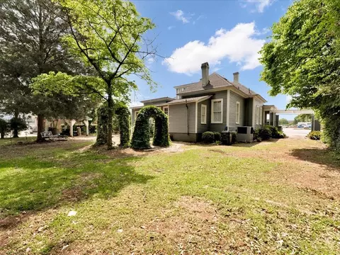 Exterior - 207 E Thompson St, Thomaston, GA 30286 photo 7 of 17