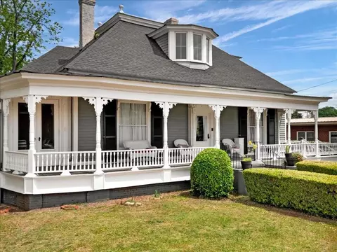 Exterior - 207 E Thompson St, Thomaston, GA 30286 photo 2 of 17