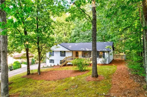 2152 Tourney Dr, Marietta, GA 30062