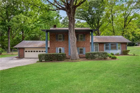1055 Heather Ct, Lawrenceville, GA 30043